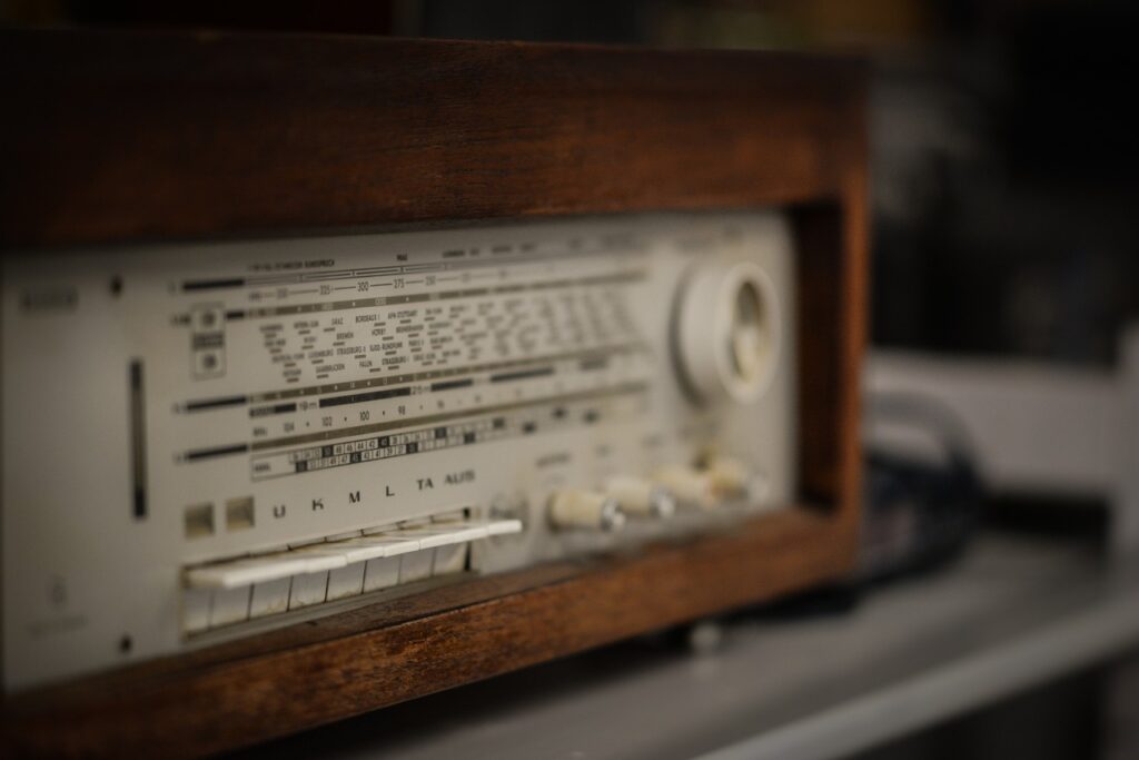 radio, vintage, retro-3792826.jpg